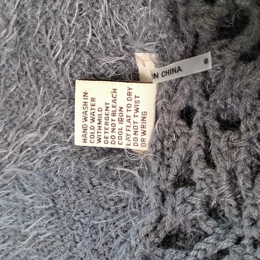 Chic Gray Open Knit Back Fuzzy Material Women's Cardigan Size Small - Picture 7 of 9